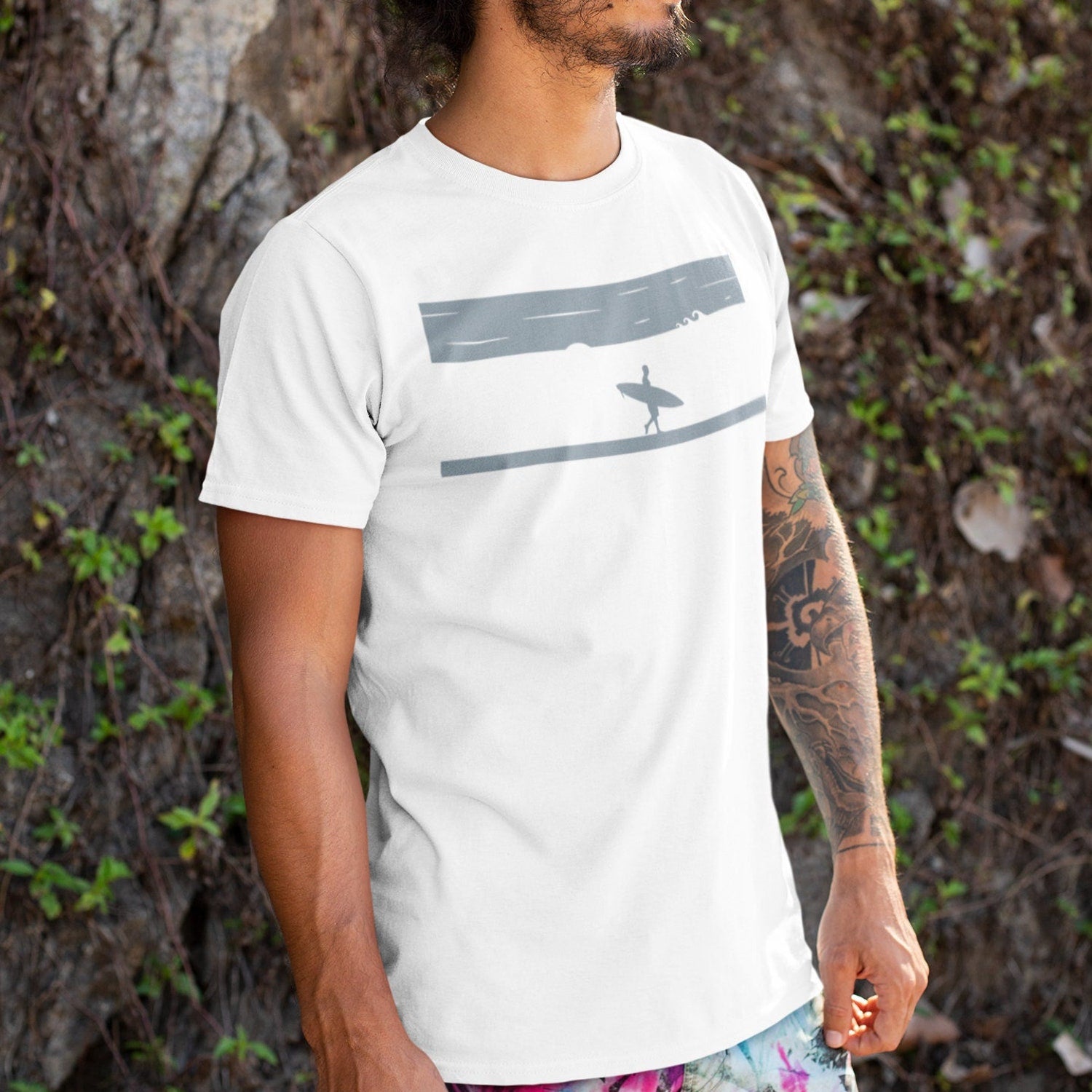 Minimalist Surf T-shirt: Unisex Heavy Cotton Tee