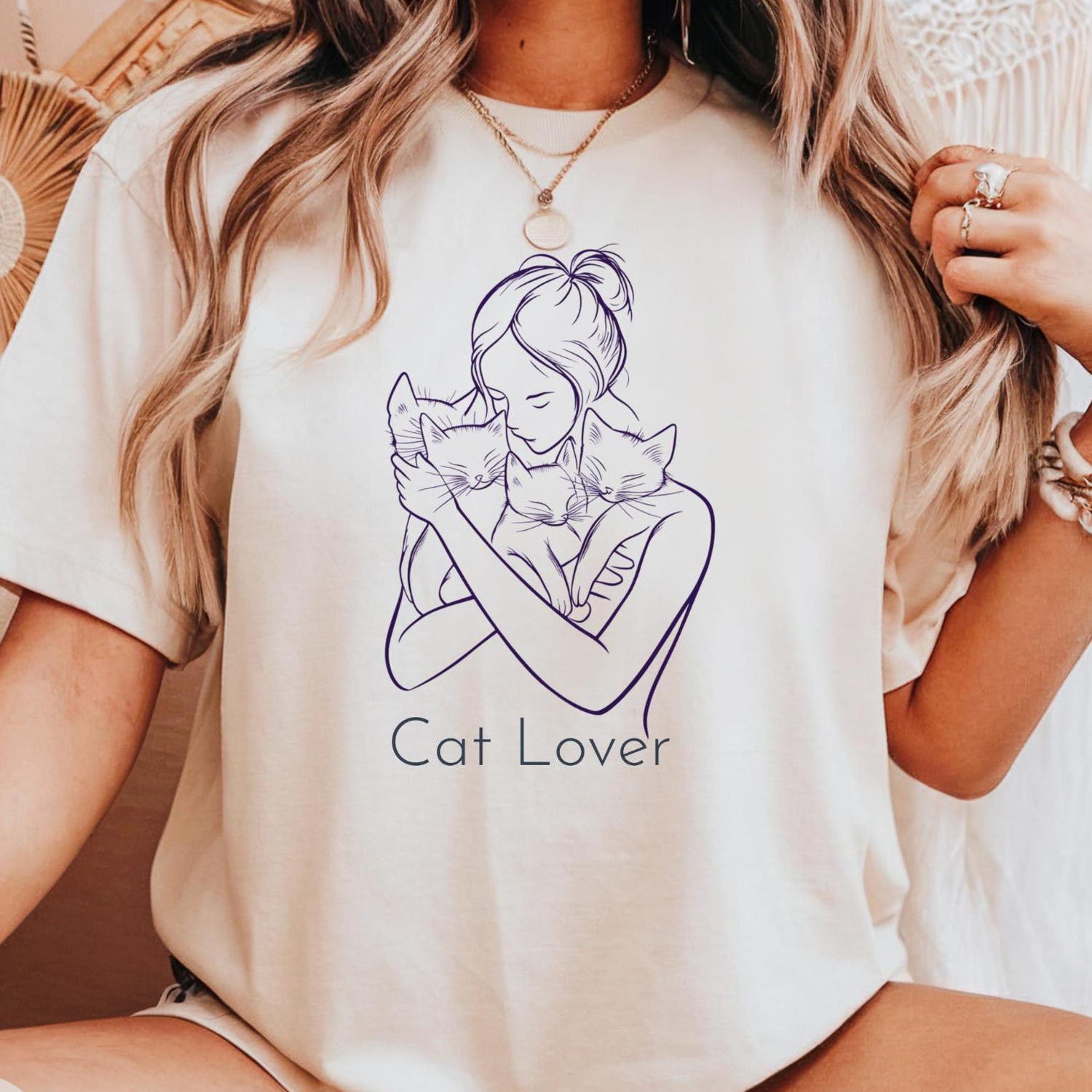 Cat Lover Minimalist T-Shirt, Elegant Line Art Design, Perfect Gift for Cat Parents, Minimalism Shirt, Gift For Cat Mom