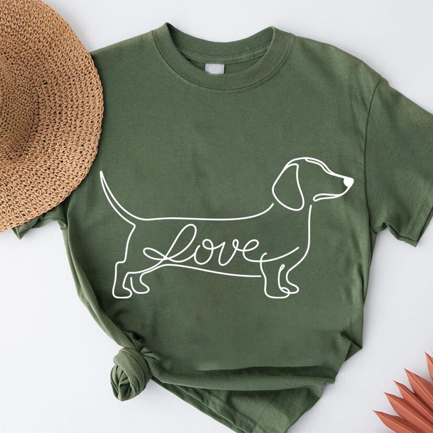 Minimalist Dachshund Love T-Shirt: Simple Line Art Wiener Dog Tee