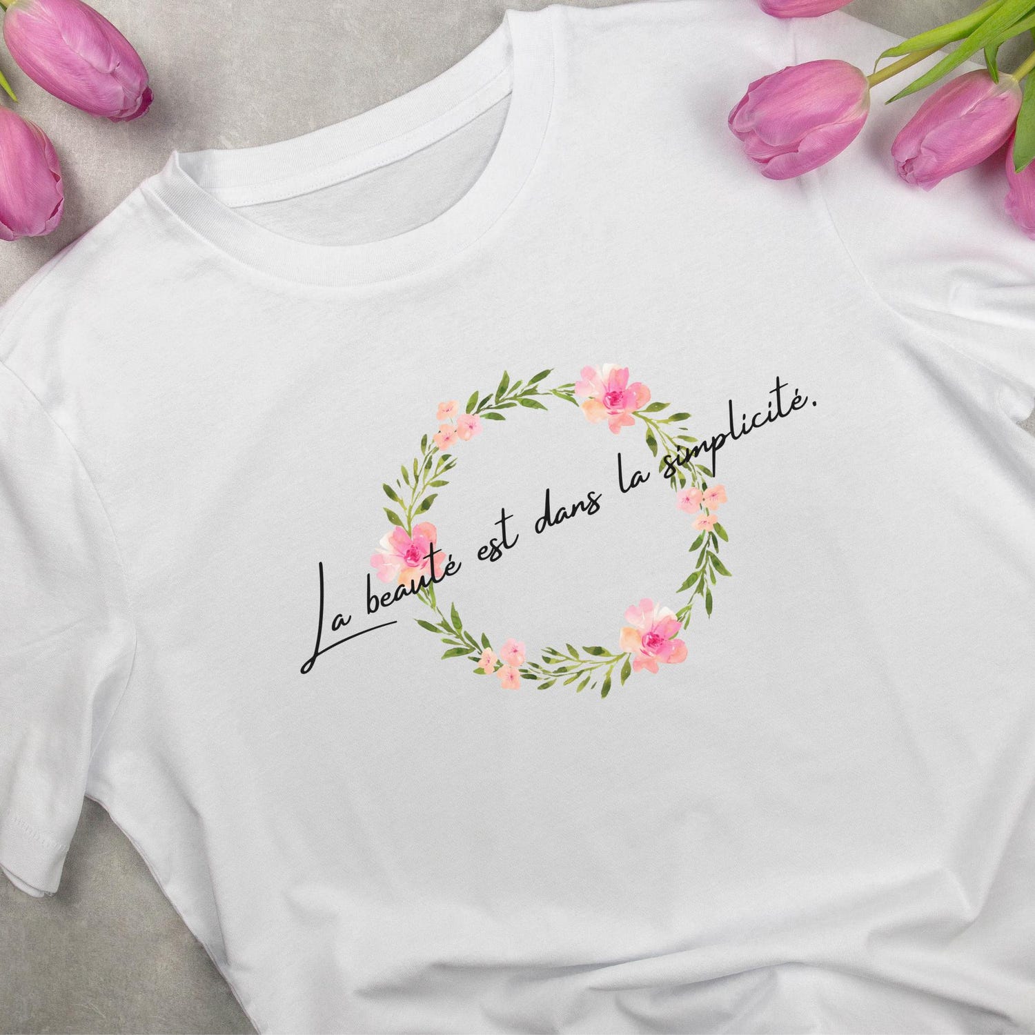 Floral French Quote Shirt, Beauty Lies in Simplicity, Chic shirt, french clothes, french tshirt women, flower tshirt, minimalist t shirt